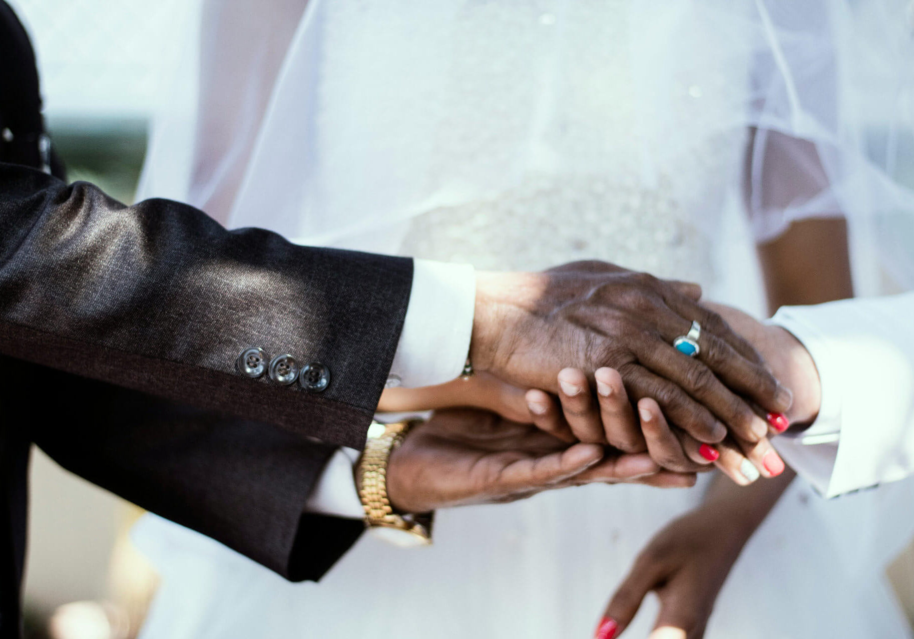 benita-elizabeth-john-R_OaxbsmDeA-unsplash