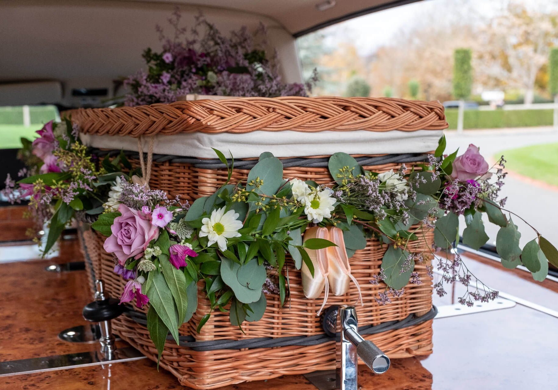 the-good-funeral-guide-dMd7YsSPDc8-unsplash